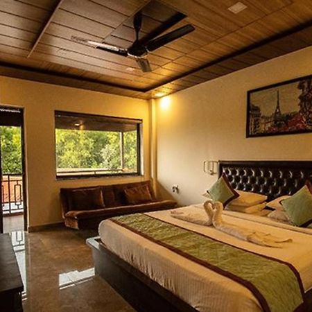 Fabhotel La Gracia Resort Morjim Eksteriør bilde