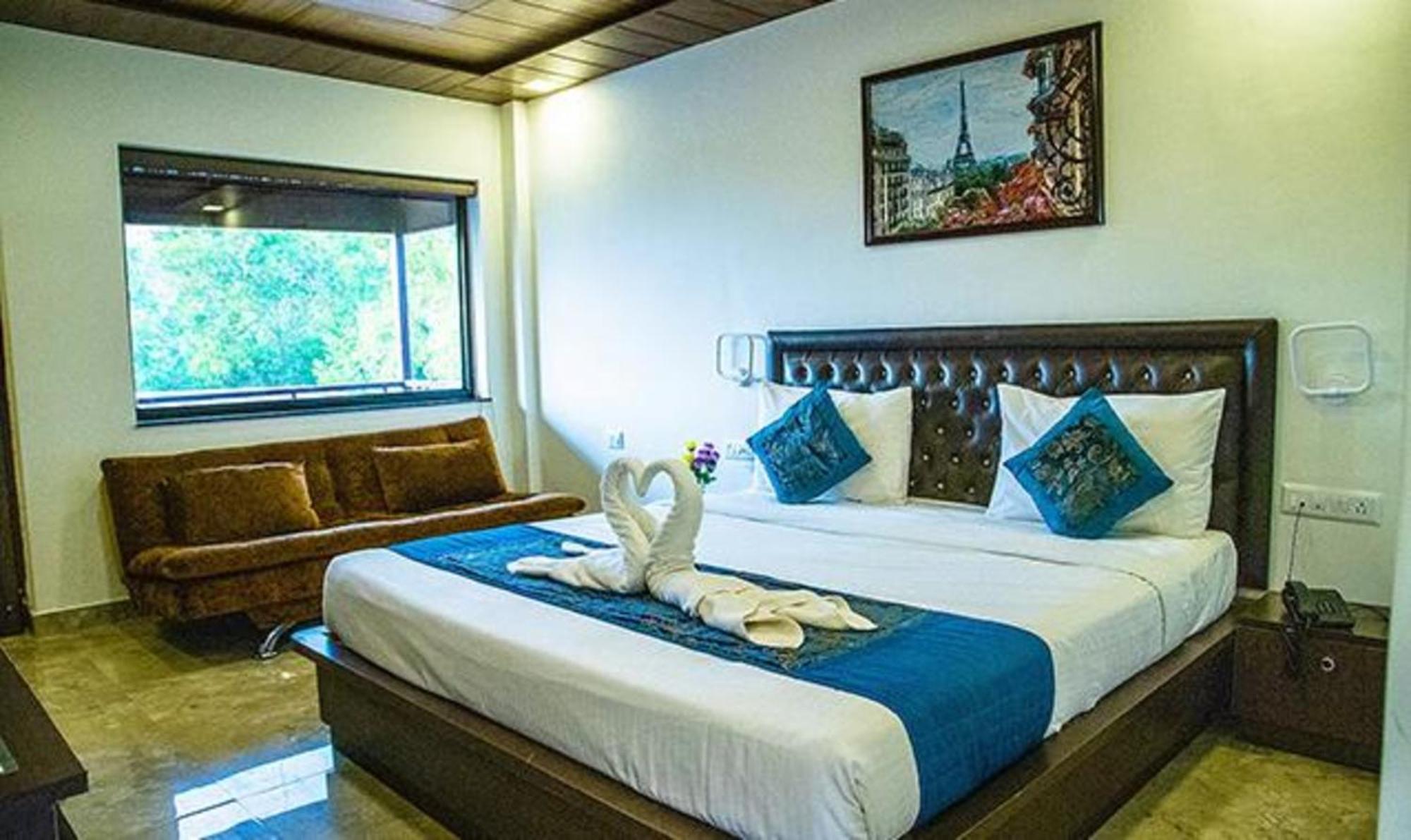 Fabhotel La Gracia Resort Morjim Eksteriør bilde